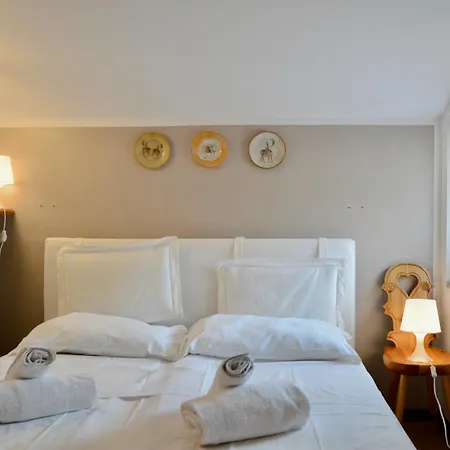 Hostdomus - Rifugio Delle Stelle In, Out, Parking ססטריארה