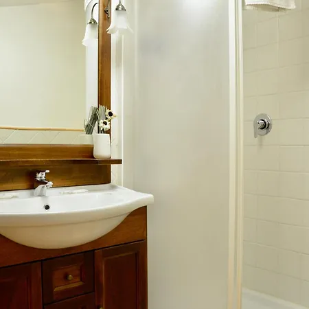 Hostdomus - Rifugio Delle Stelle In, Out, Parking Apartamento *