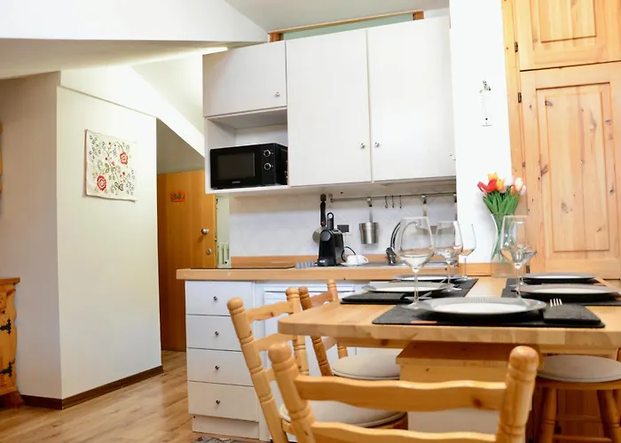 Apartamento Hostdomus - Rifugio Delle Stelle In, Out, Parking